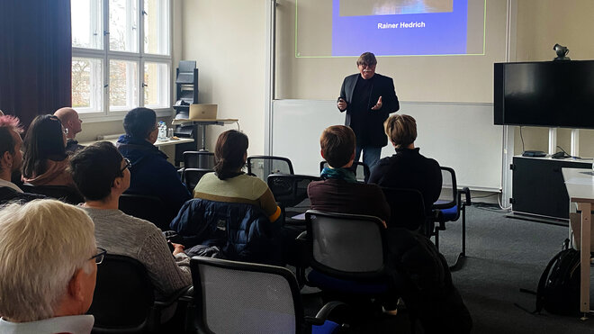 Rainer Hedrich starting his fascinating lecture